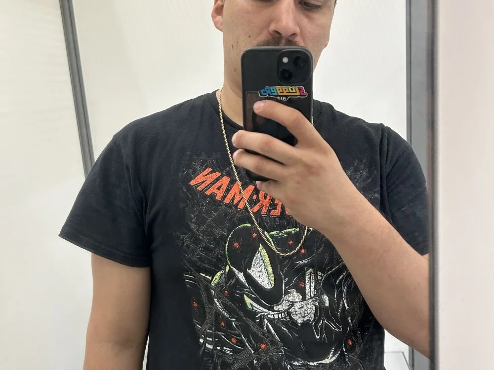 steezy805123's Offline XXX Chat