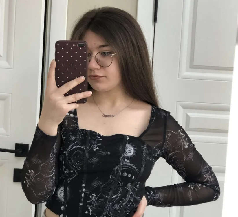 LilianJones_ offline chatrum