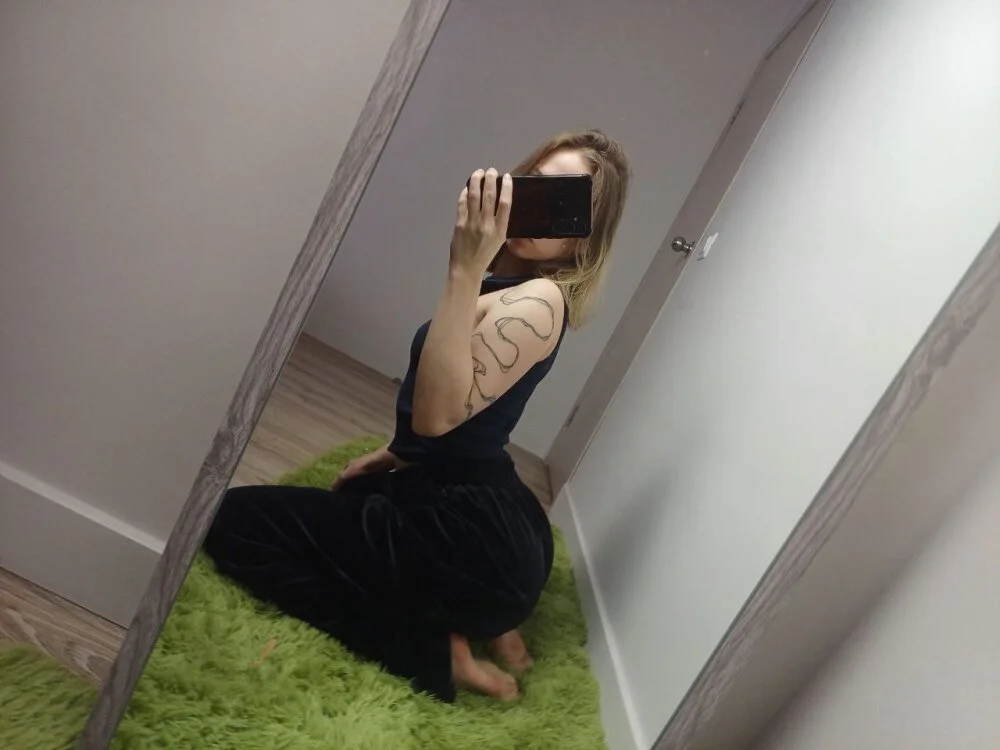 LilyPoetry_ 離線 XXX 聊天