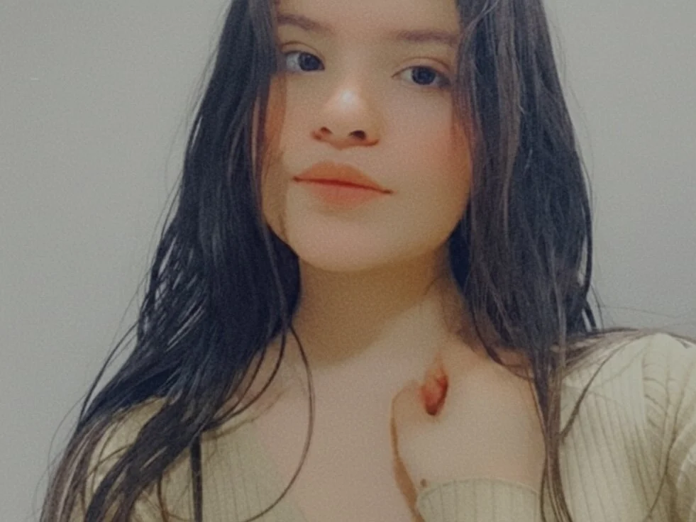 Natisss_ Offline XXX-Chat