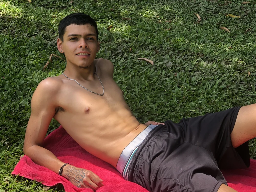 Andres_Vibe's most recent online preview