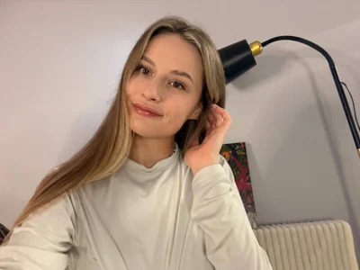 momento_marie on StripChat