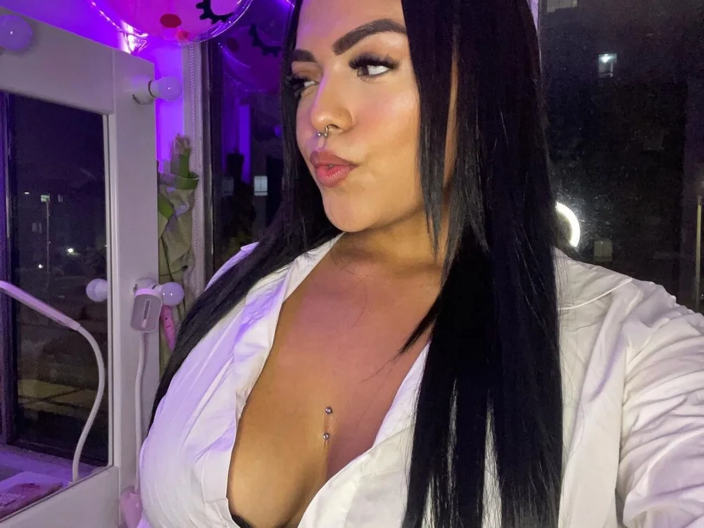 SOFIA_WILSON_A's Offline Chat Room