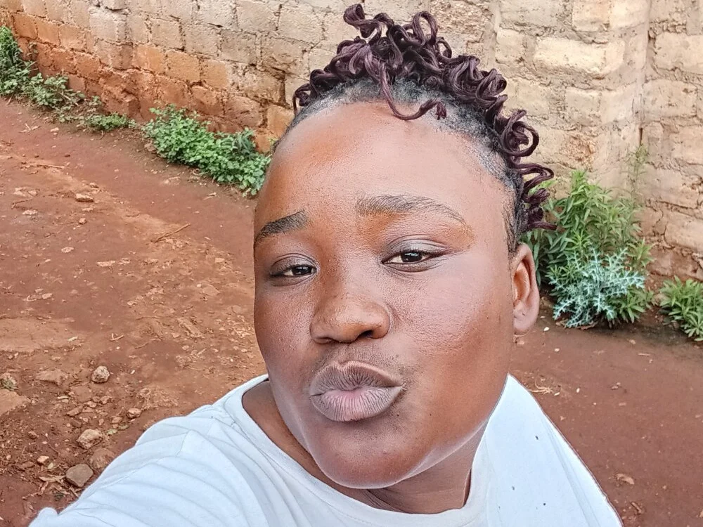 Molatane0 離線 XXX 聊天