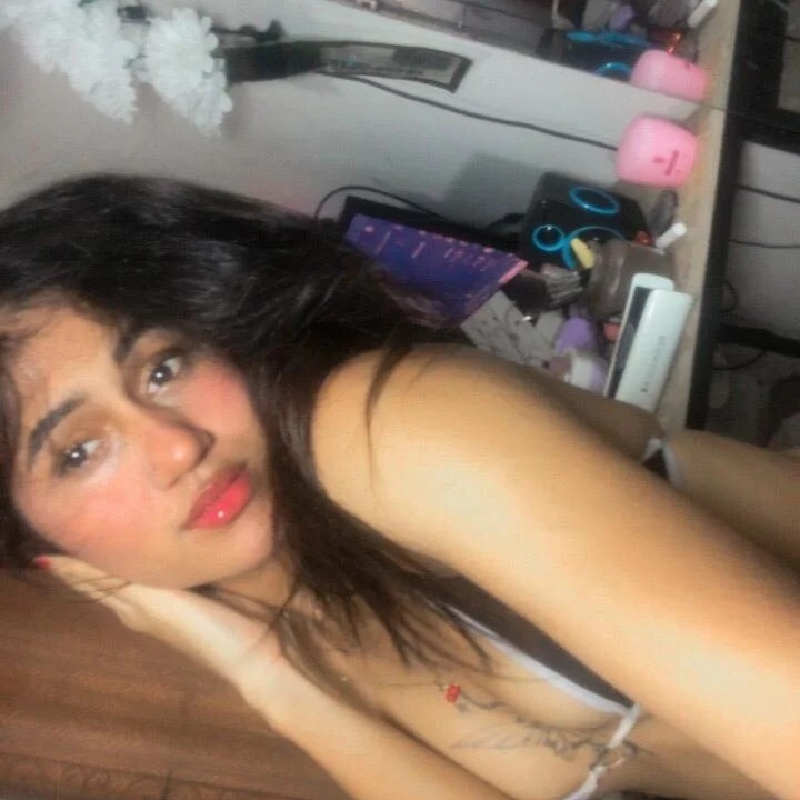 Danielahot_69 離線 XXX 聊天