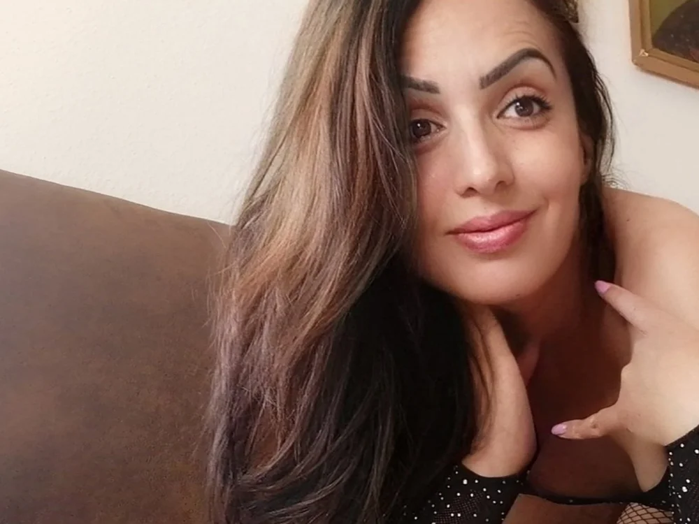 keiko25 Adlı Modelin Çevrimdışı XXX Sohbeti