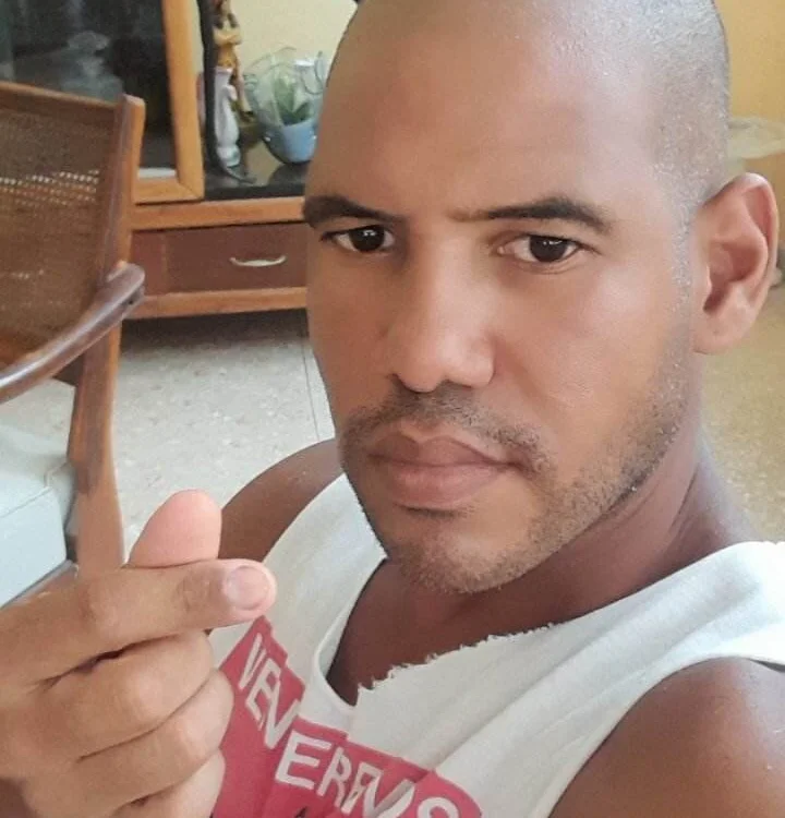 AbrhamCuba's Offline Chat Room