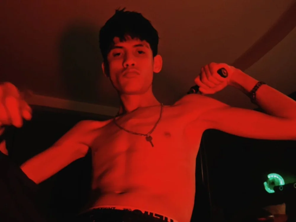 Giiotwink_XL's Offline XXX Chat