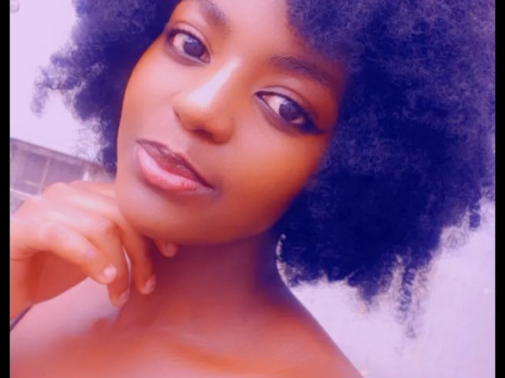 Chocolate_Queen25's Offline Chat Room