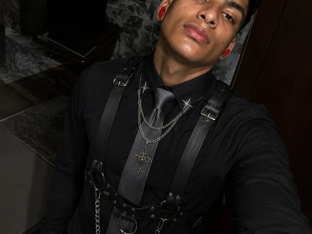 Demon_luxxi Offline XXX-chat