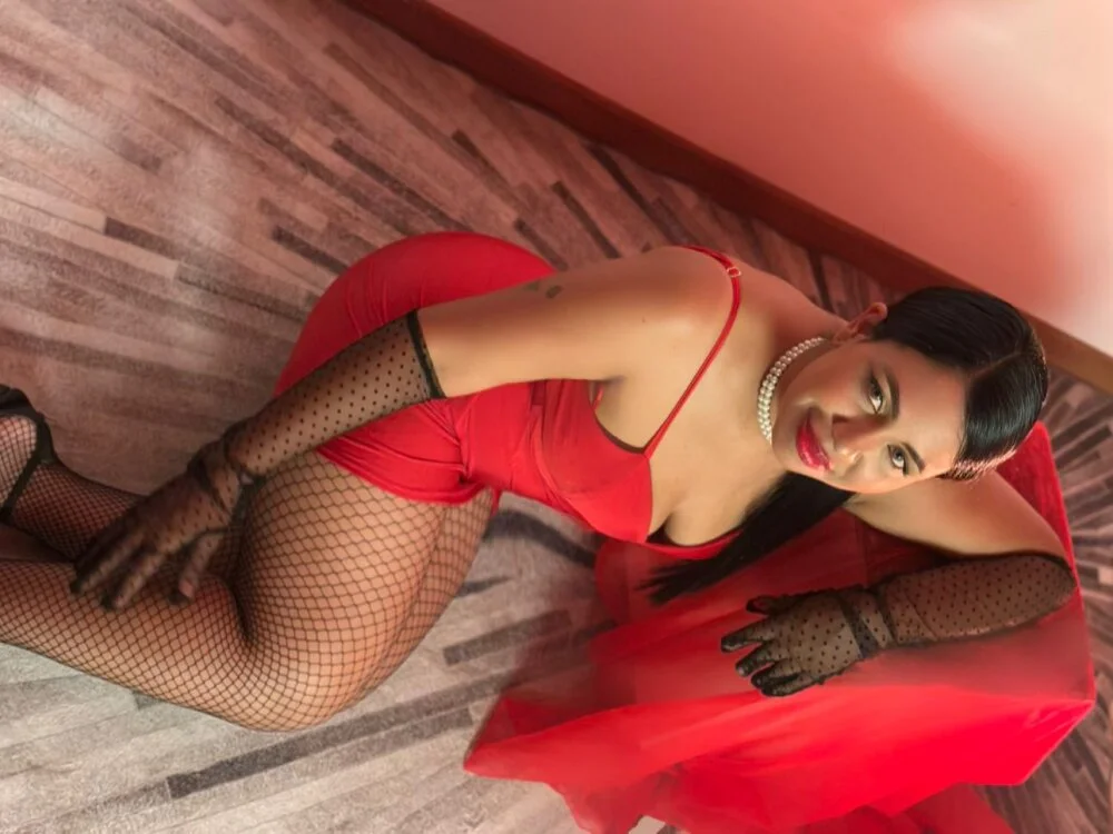 LeilaTaylor offline XXX-chat