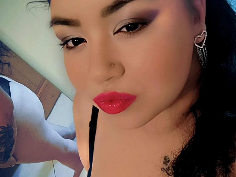 Domina_Alexa's Offline Chat Room