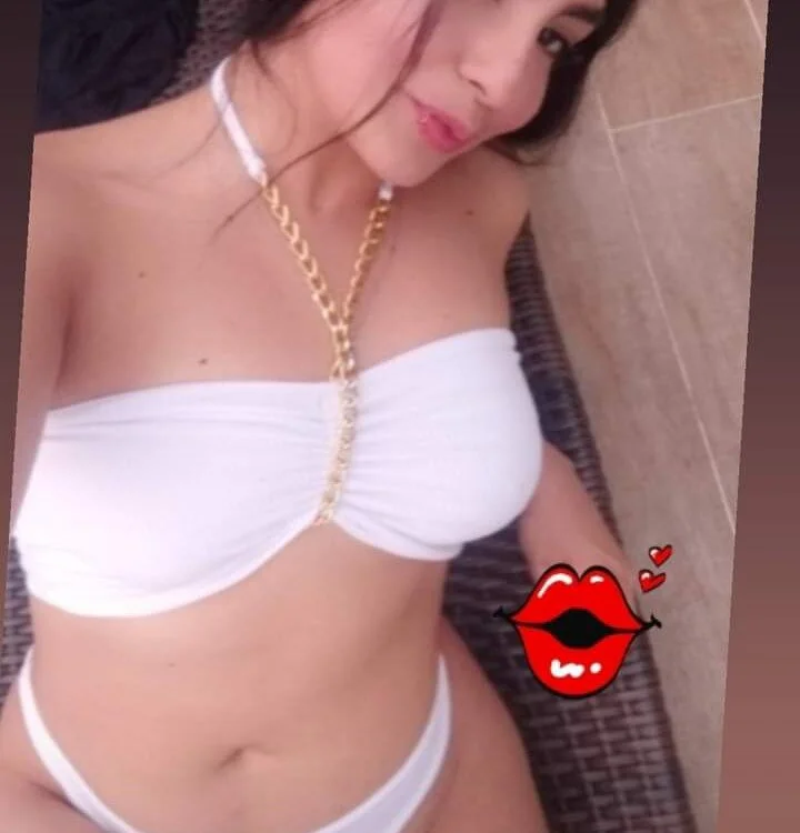 ashleybrown19-'s Offline Chat Room