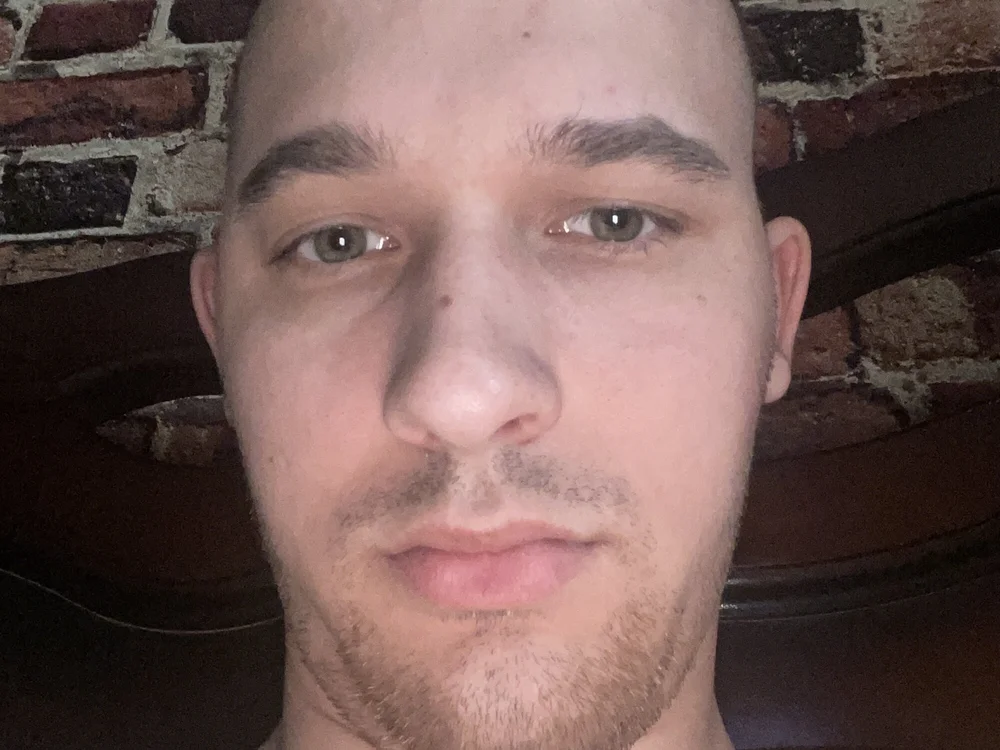 Bobbi136's Offline Chat Room