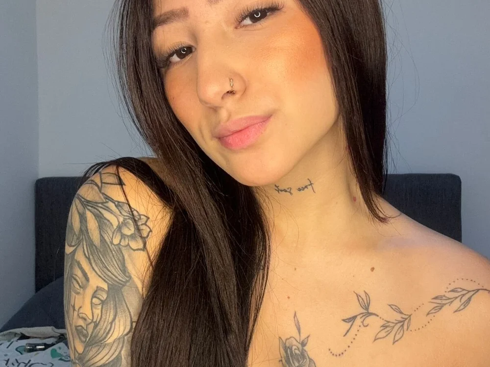 _samanthamonroe's Offline Chat Room