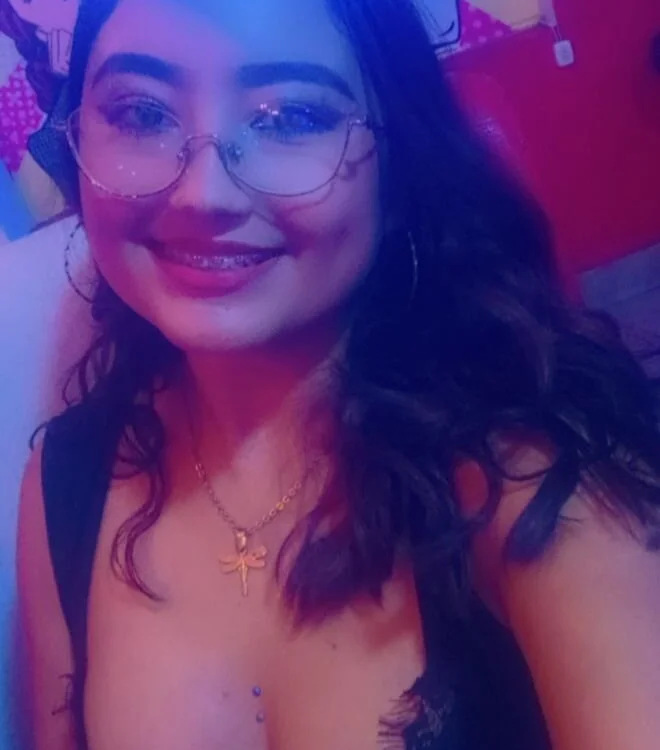 vicky_adams1's Offline Chat Room