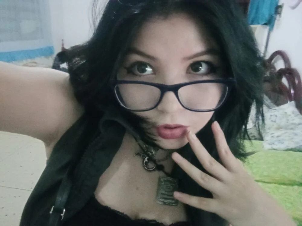 Ginebra_Sensual 即時 XXX 聊天