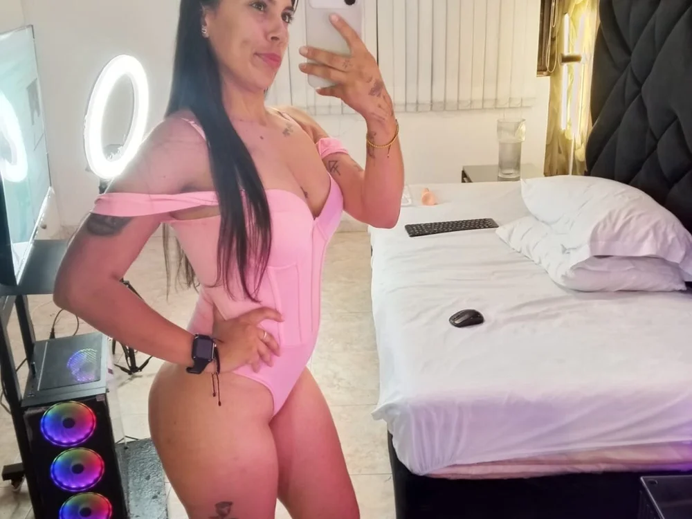 Julietha_Fox's most recent online preview