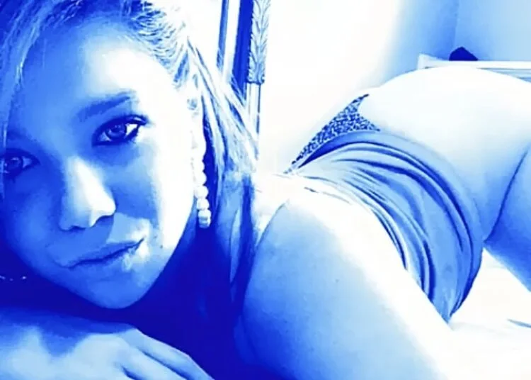 Zara_Bella's Offline Chat Room