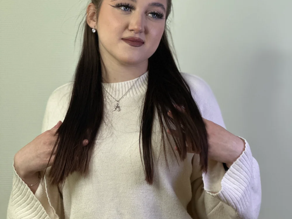 AileenKozinski Offline XXX-chat