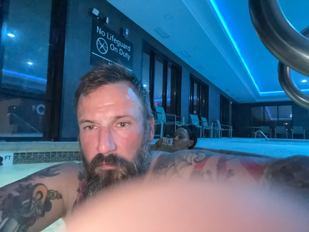 Hotdog2Chicksn Offline XXX chat