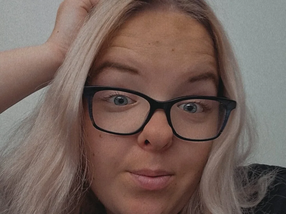 x_marit1198n Offline XXX chat