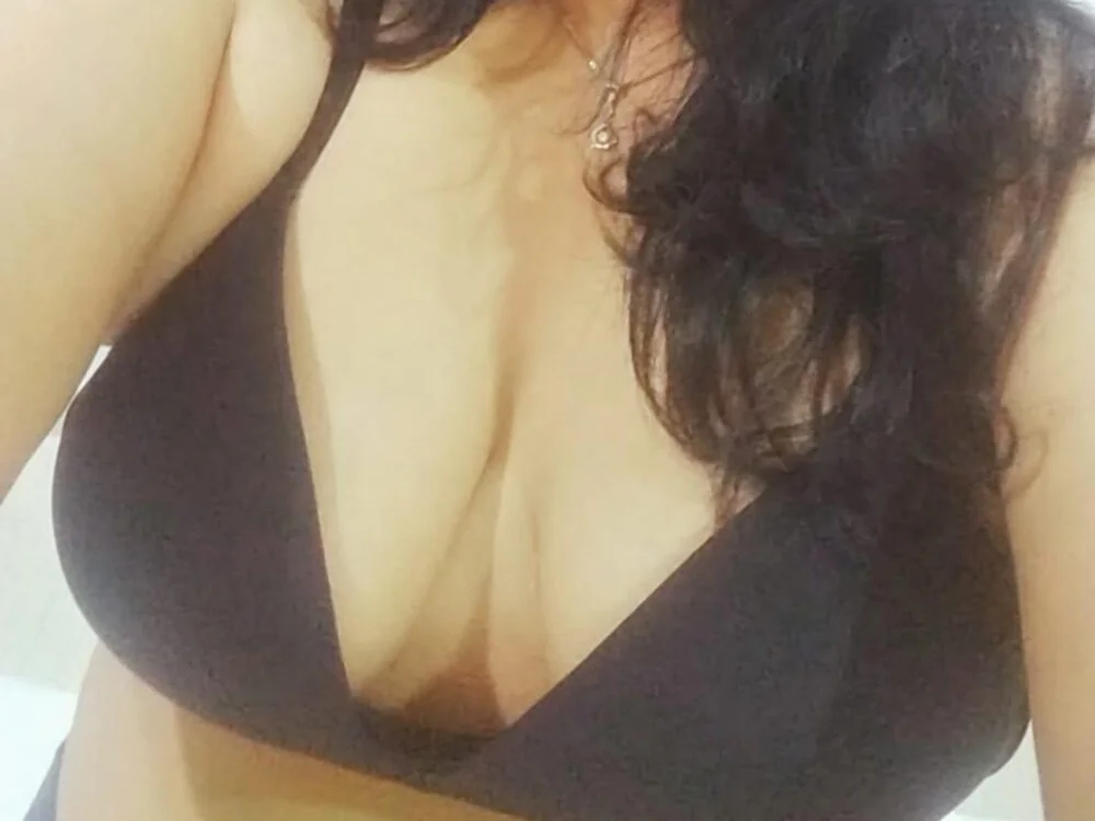 Chatroom XXX hors ligne de Rinishateluguhotygirl