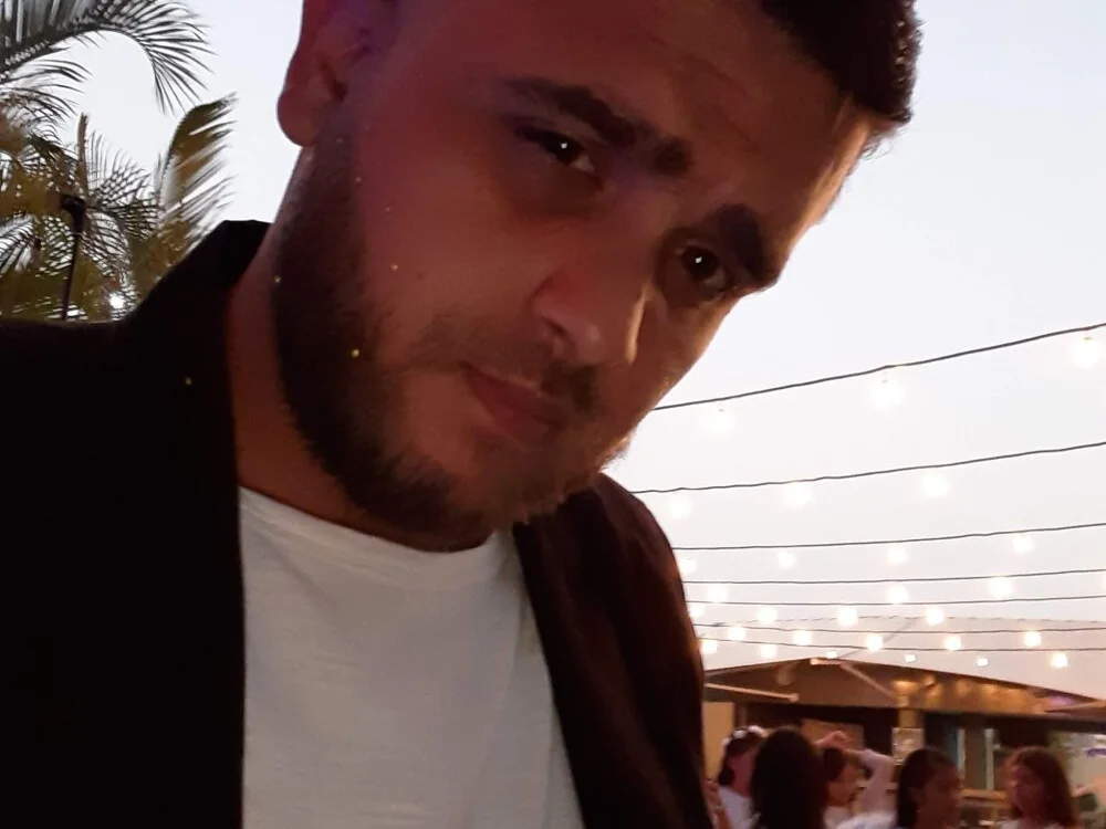 แชท XXX ออฟไลน์ของ Penesexi3112