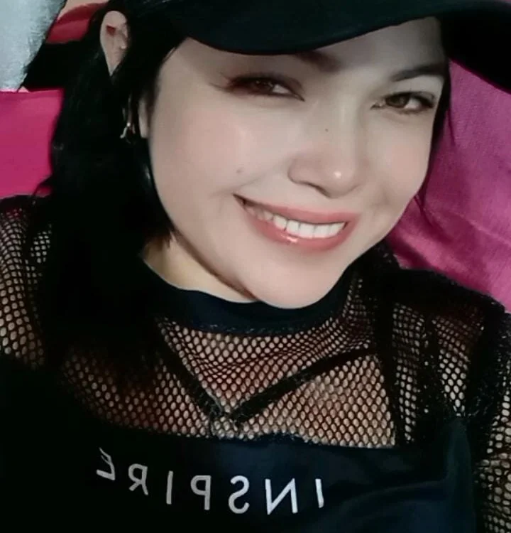 ChloeNaughtyy offline chatrum