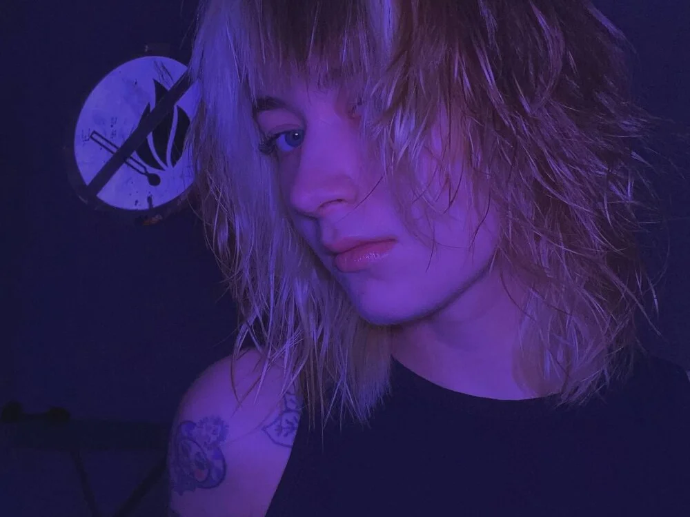 EmilySkyline's Offline XXX Chat