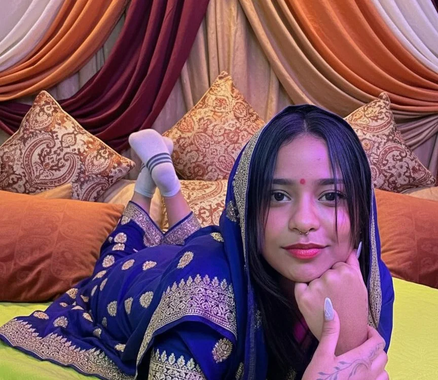 kiara_priyan Offline XXX chat