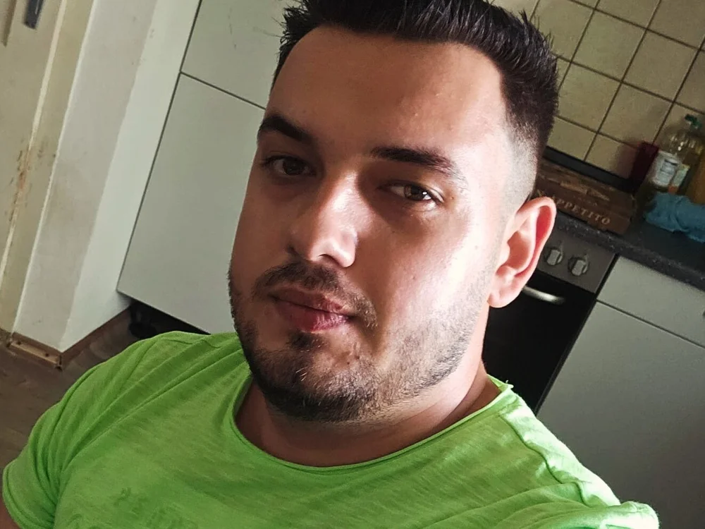 faby-22's Offline Chat Room