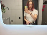 BessieKunimitsu's webcam live show