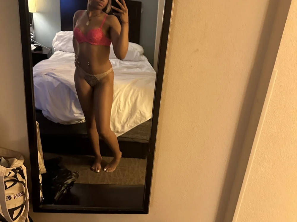 pinkkladdyyy's Offline XXX Chat