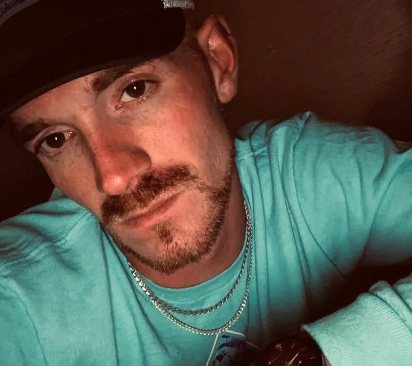 travscott1994 offline chatrum