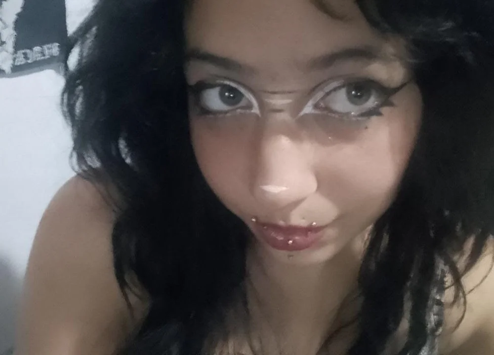 Nyla_Moon's Offline XXX Chat