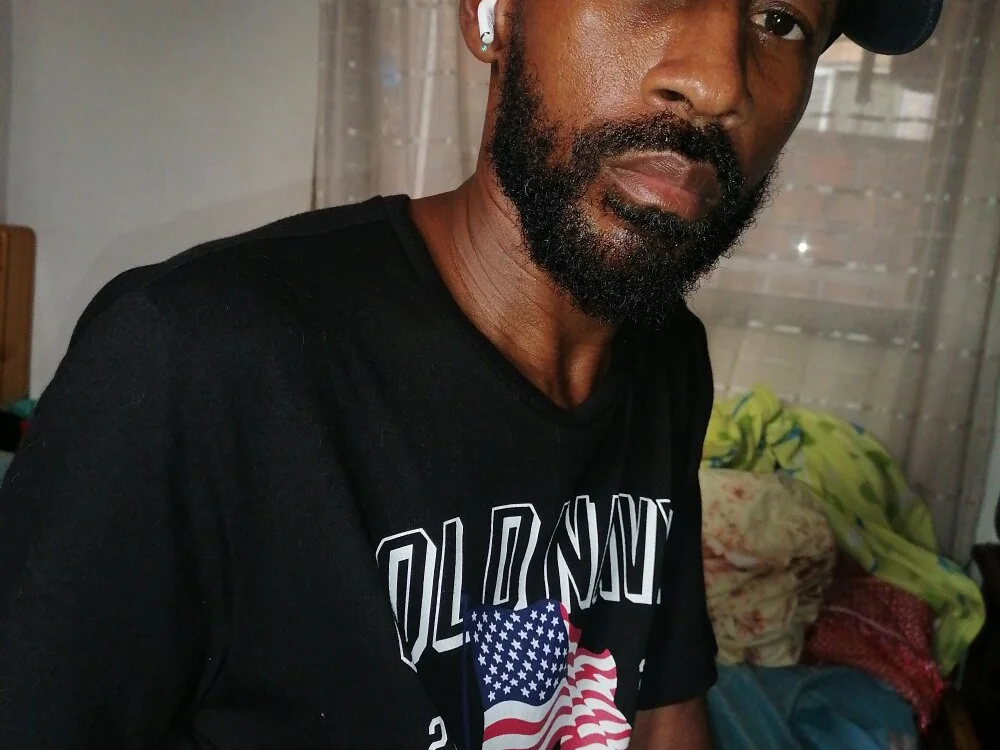 Blacklatin2728 Obrolan XXX Offline