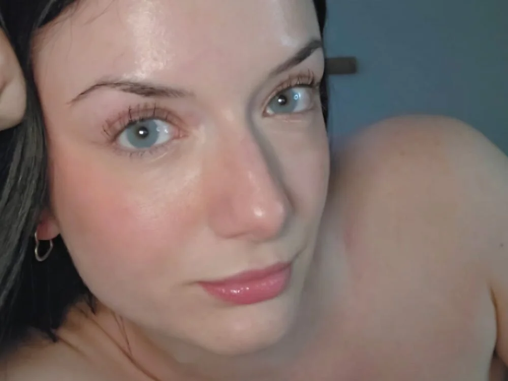 Evelyn_Jade Chat XXX Ngoại tuyến