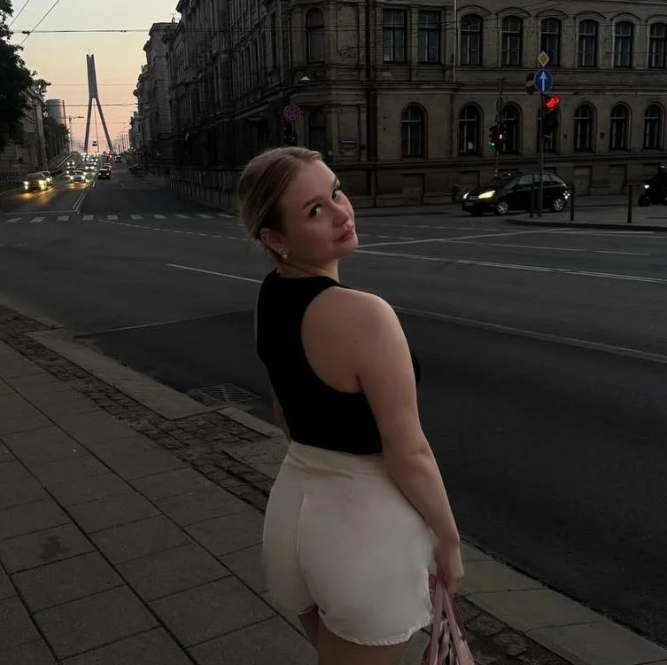 VeliaMarchionese Offline XXX-Chat