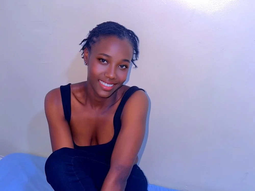 freakypetite Chat XXX offline