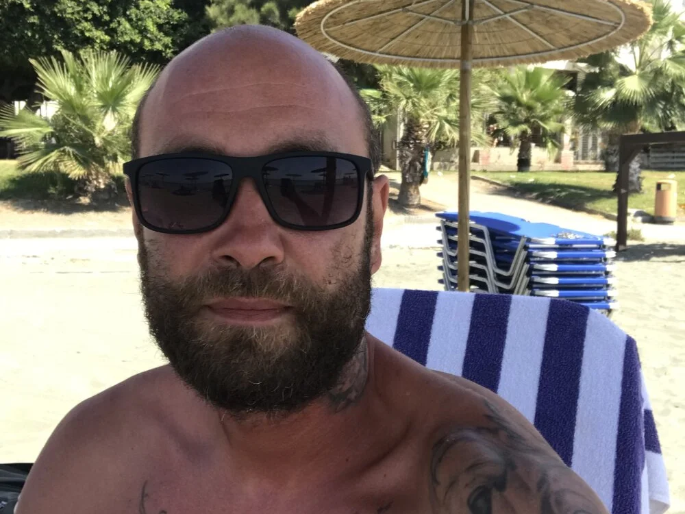 Kamil351's Offline XXX Chat