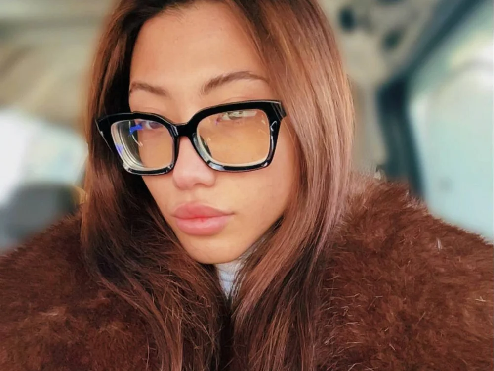 juli_loves' Offline Chat Room