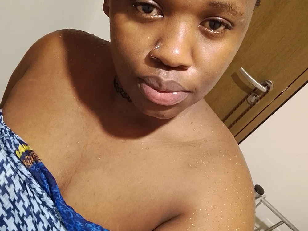 SweetKenyan233 – Offline XXX chat