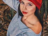 Model unusualsuccubus0