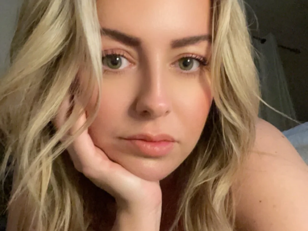 LucyNextDoor_X's Offline XXX Chat
