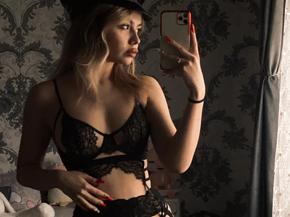 Wendy_Cruz's Offline XXX Chat