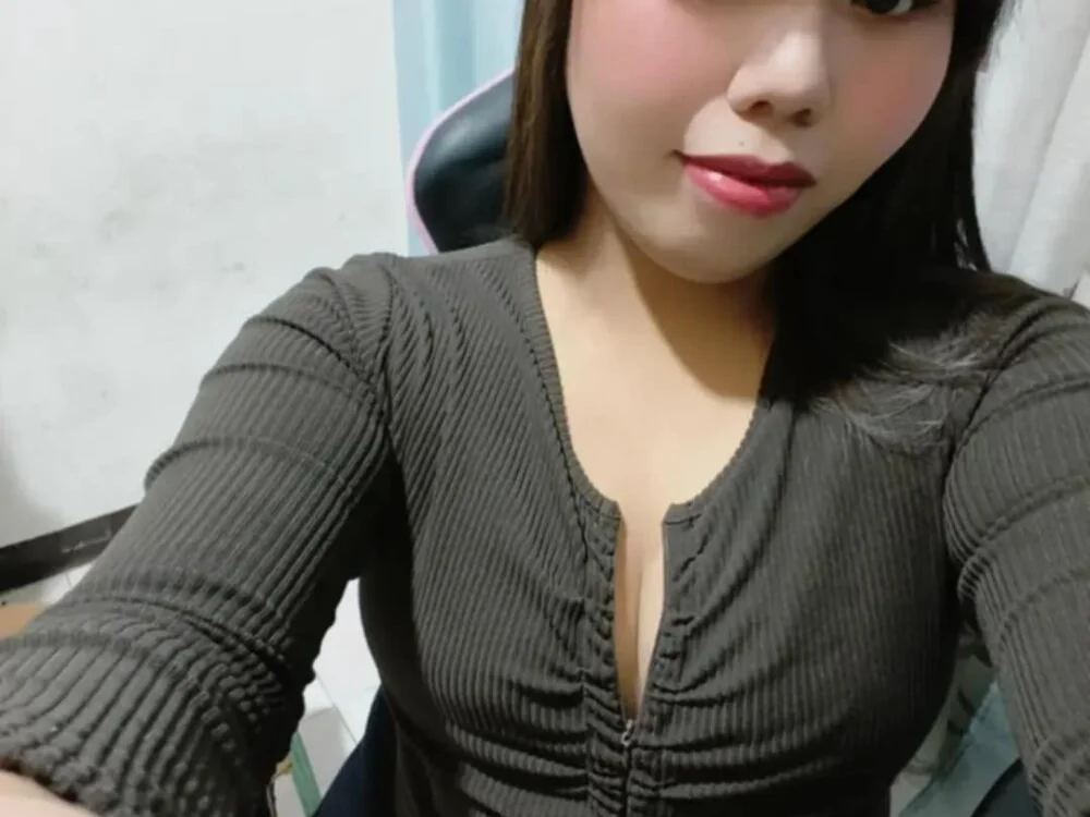 slutty_whore_rica's Offline XXX Chat