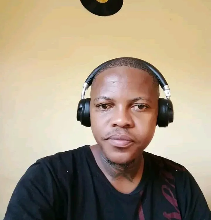 BigHonestDick's Offline Chat Room