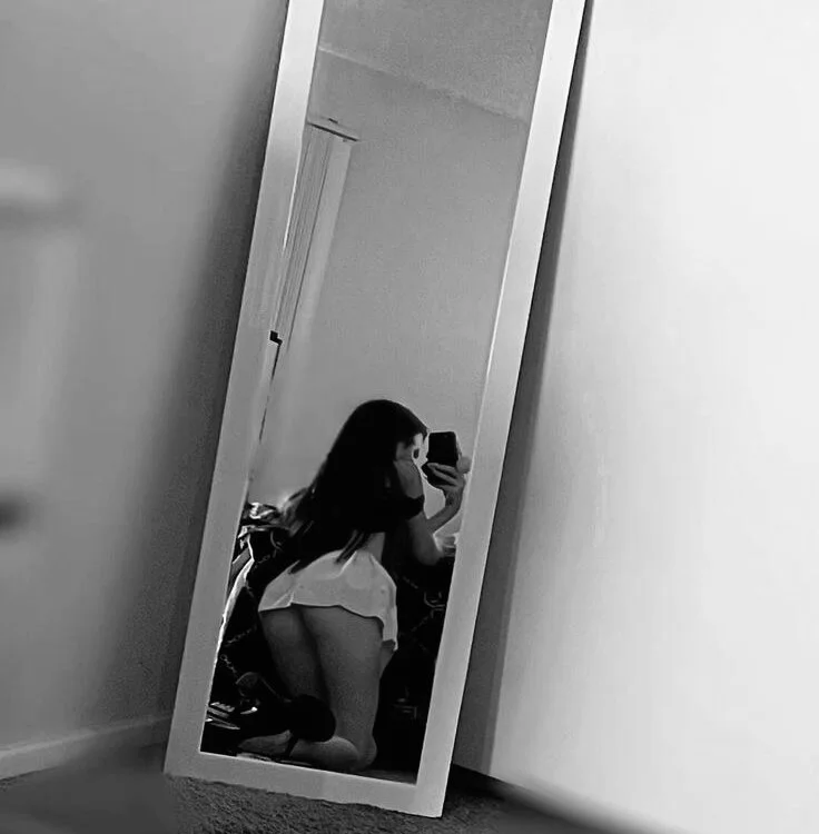 naughtysaraaa অফলাইন XXX চ্যাট