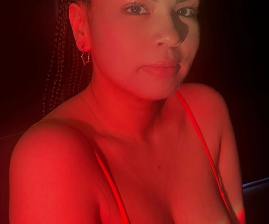gaby__montes' Offline XXX Chat